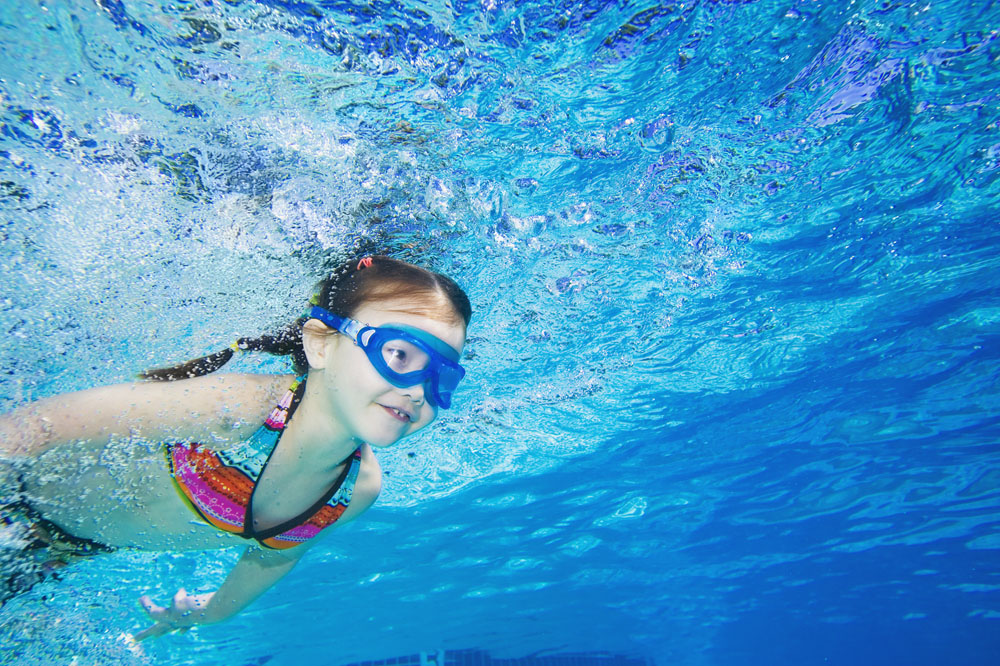 暑期青少年免费游泳服务结束